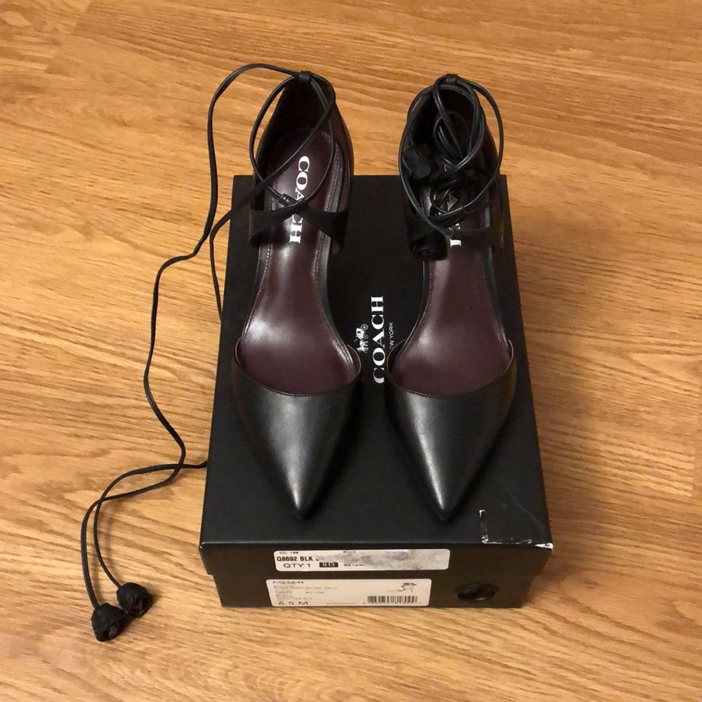 Black lace up pumps